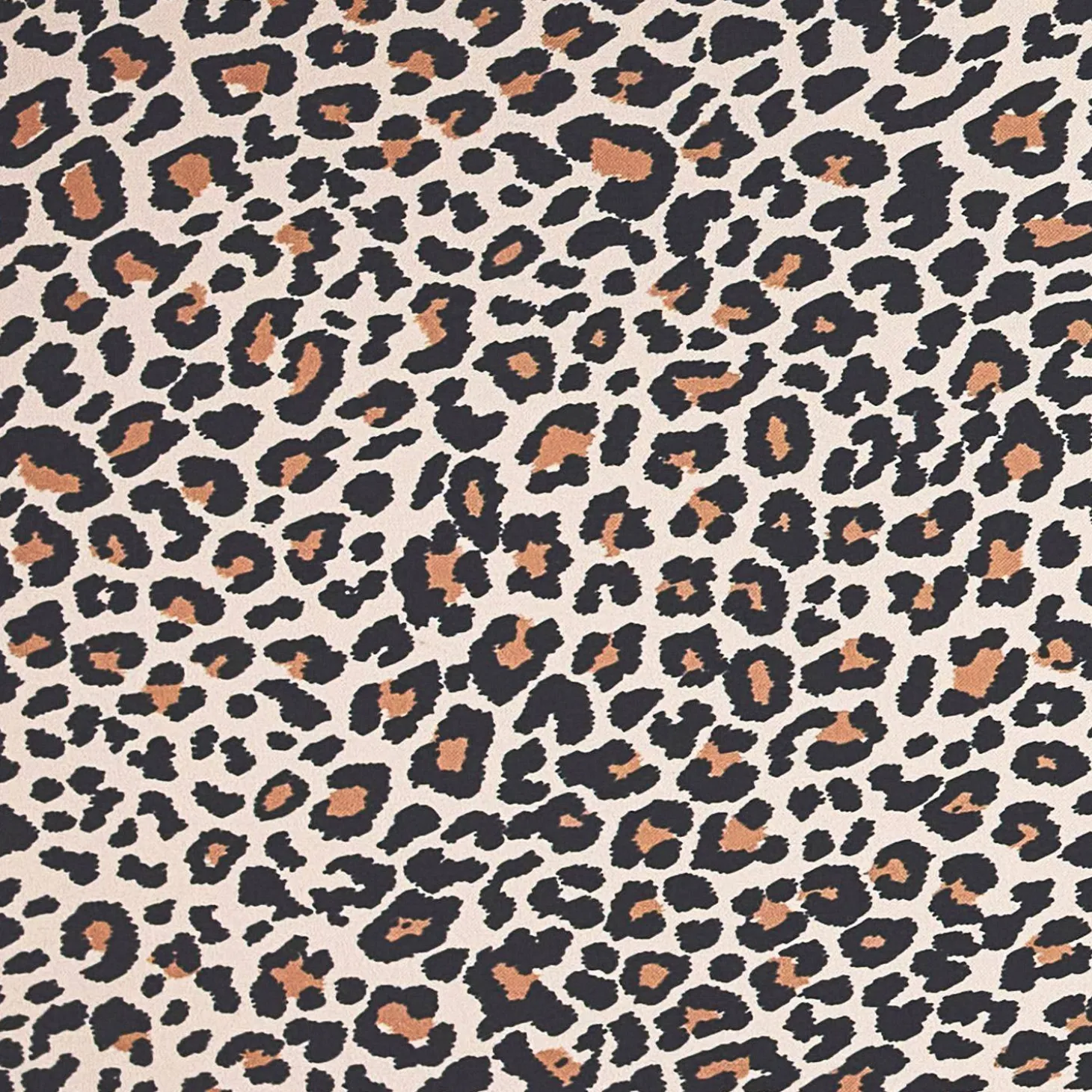 Sillón escandinavo de madera de hevea y estampado de leopardo