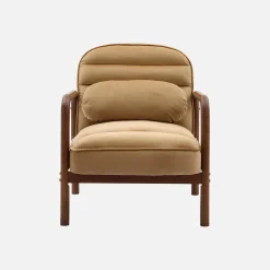 Sillón escandinavo de madera de hevea teñida de nogal y tela de terciopelo