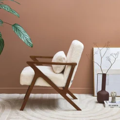 Sillón escandinavo, madera de hevea teñida en nogal