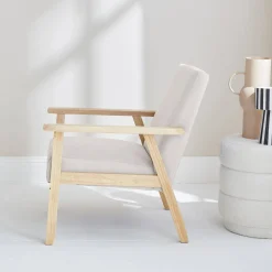 Sillón estilo escandinavo de madera y tela