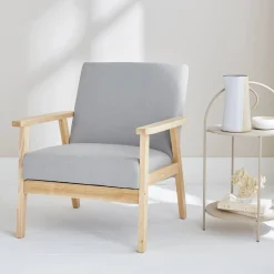 Sillón estilo escandinavo de madera y tela