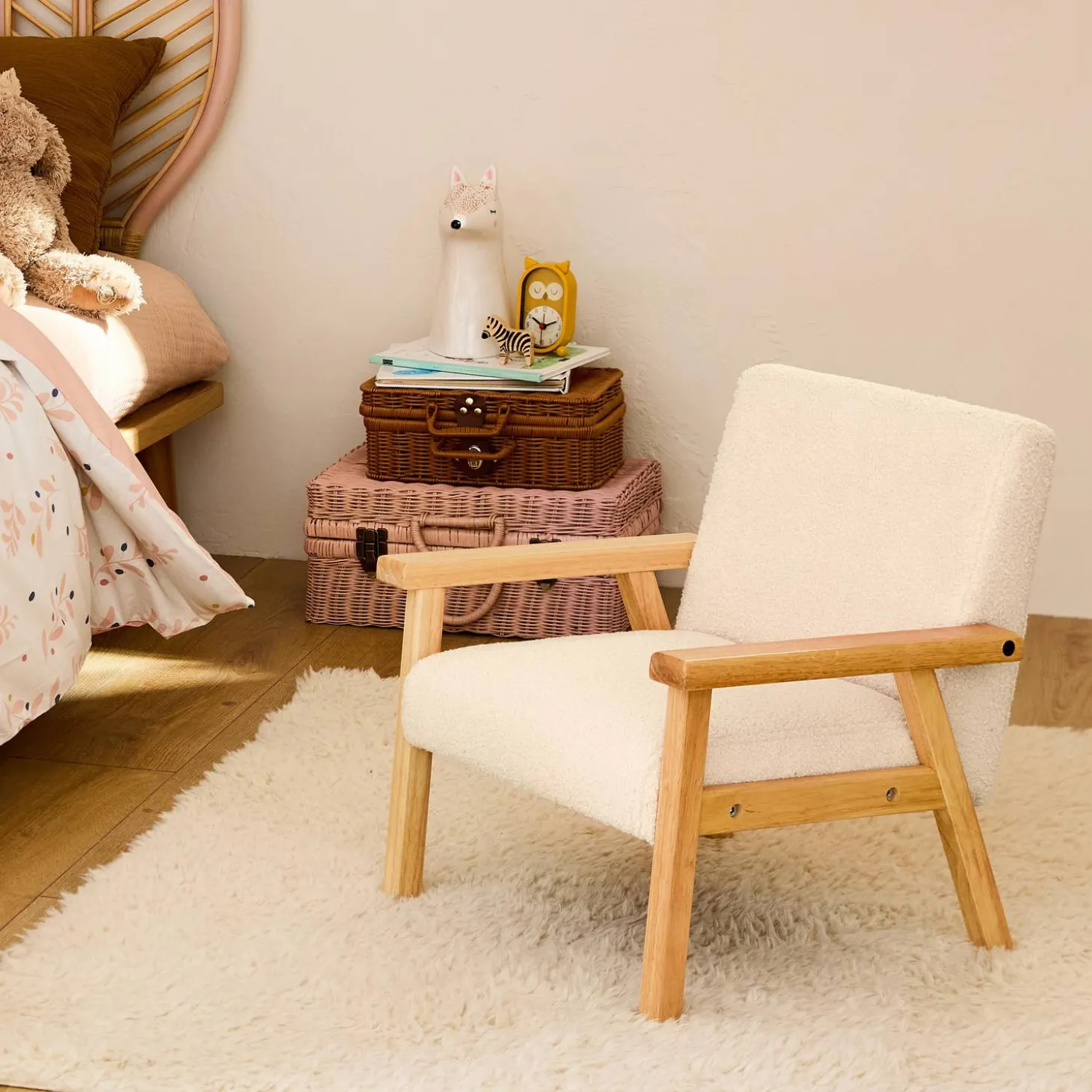 Sillón infantil estilo escandinavo de madera de hevea