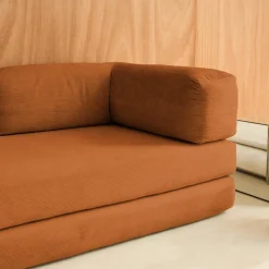 Sofá cama con futón plegable en pana y estructura cromada, 3 plazas