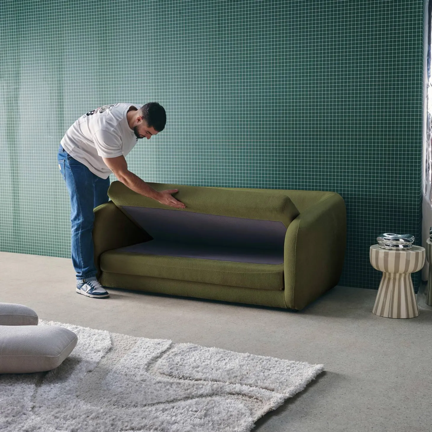 Sofá cama convertible con tejido chenilla, 2 plazas