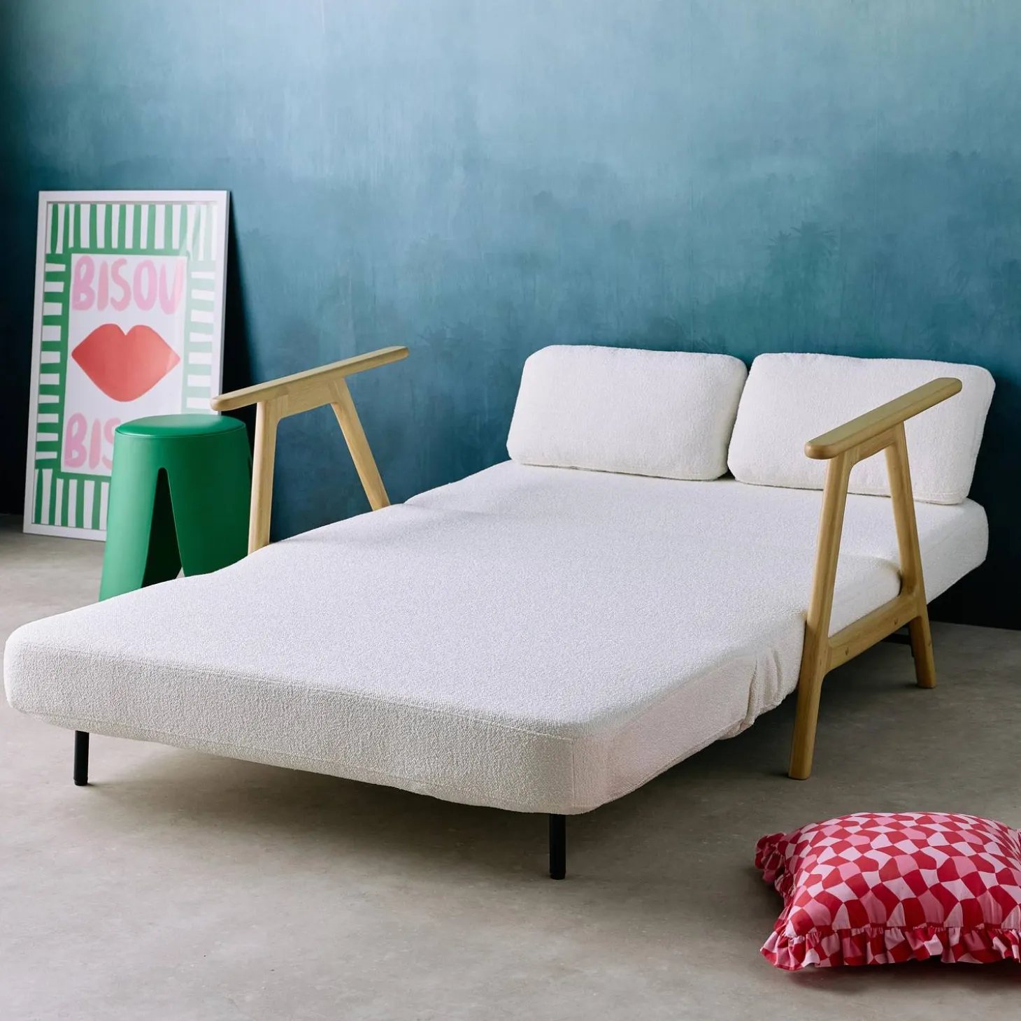 Sofá cama en borreguito y madera, 2 plazas