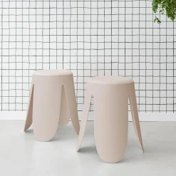 Taburete apilable con asiento texturado, set de 2