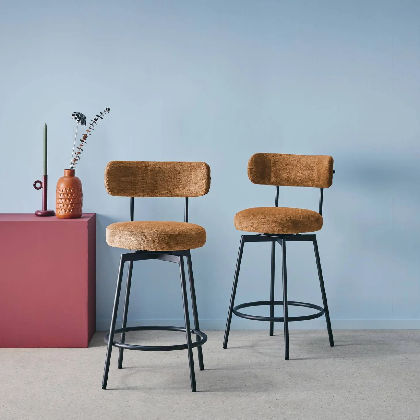 Taburete de bar asiento giratorio metal y tela simple, set de 2