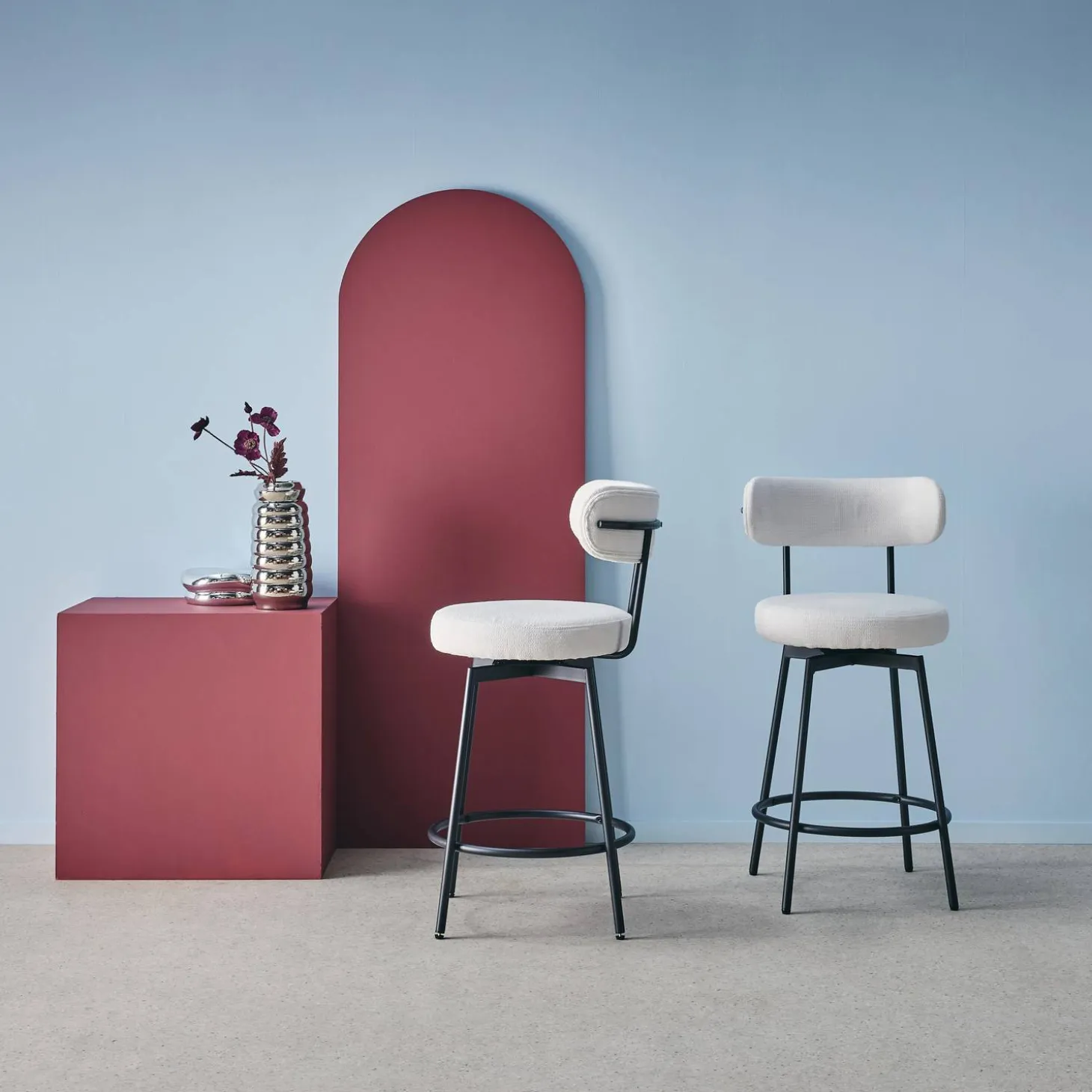 Taburete de bar asiento giratorio metal y tela simple, set de 2